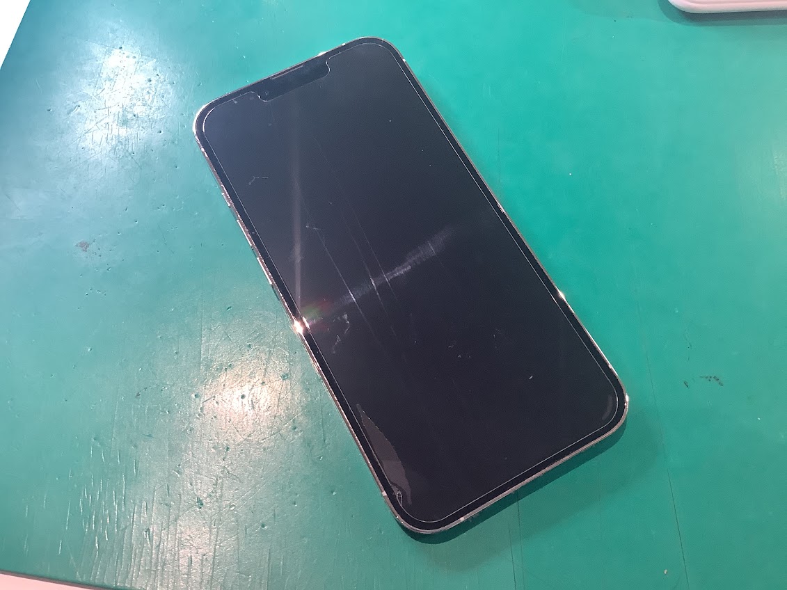 iPhone13カメラレンズ交換ならデータをそのまま・最短即日修理のスマホ修理工房西八王子店へ